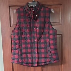 Gap Puffer Vest Black & Red Plaid
